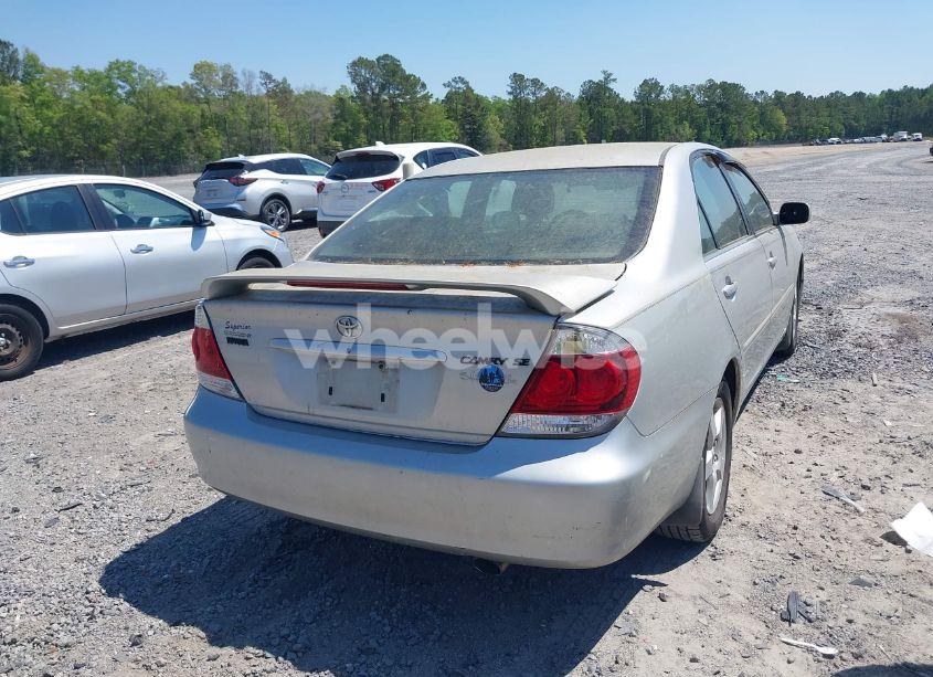 Photo 4 of 2005 Toyota Camry SE (VIN 4T1BE32KX5U518803)