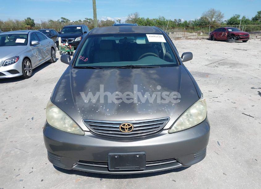 Photo 12 of 2005 Toyota Camry LE (VIN 4T1BE32KX5U533897)