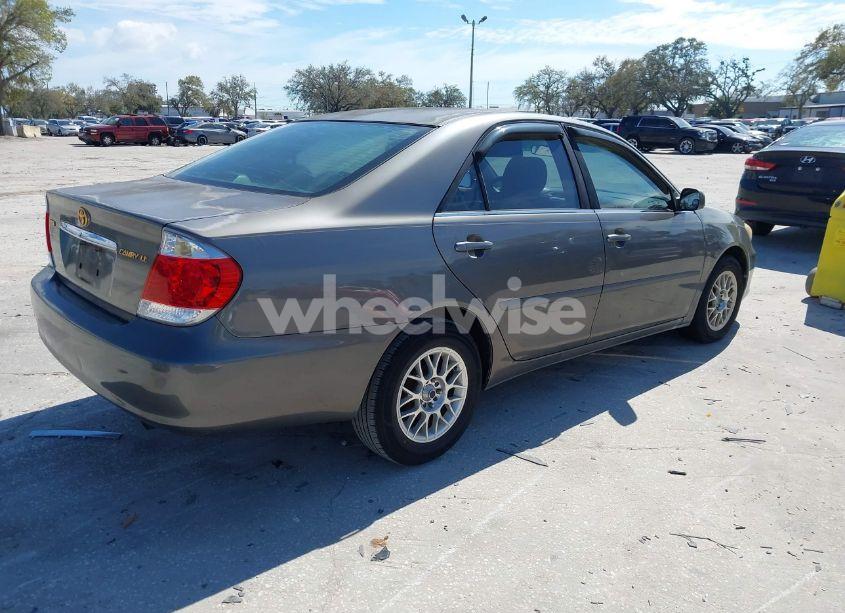 Photo 4 of 2005 Toyota Camry LE (VIN 4T1BE32KX5U533897)