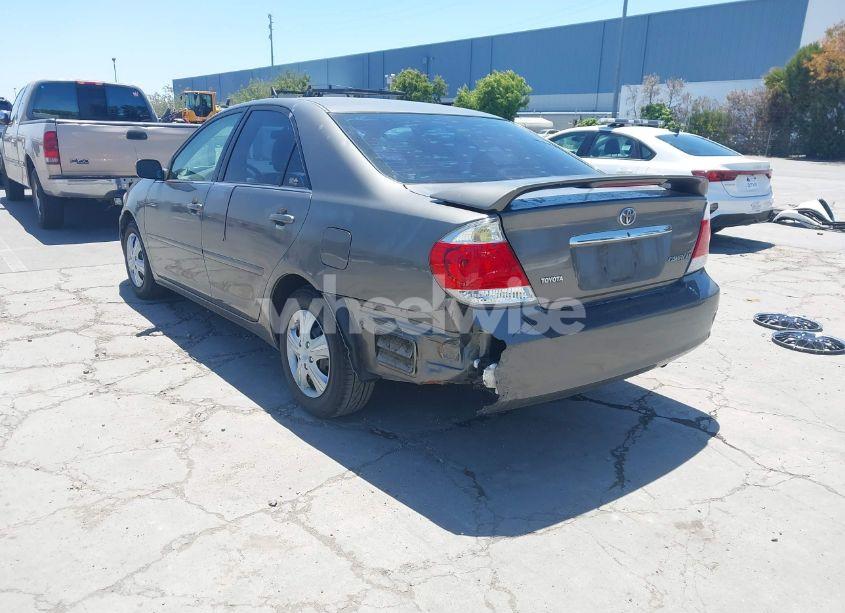 Photo 3 of 2005 Toyota Camry LE (VIN 4T1BE32KX5U558721)