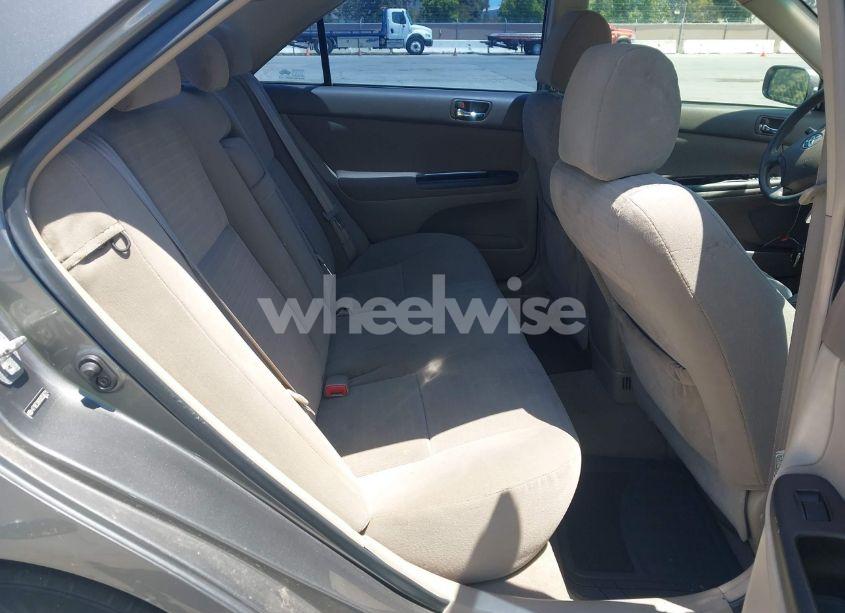 Photo 8 of 2005 Toyota Camry LE (VIN 4T1BE32KX5U558721)