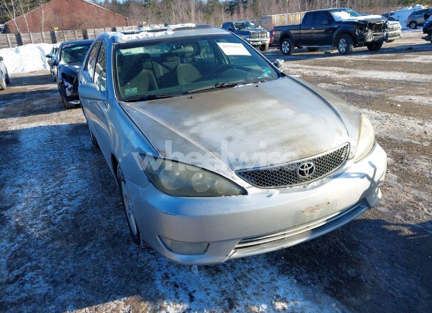 2005 Toyota Camry SE (VIN 4T1BE32KX5U566611) main photo