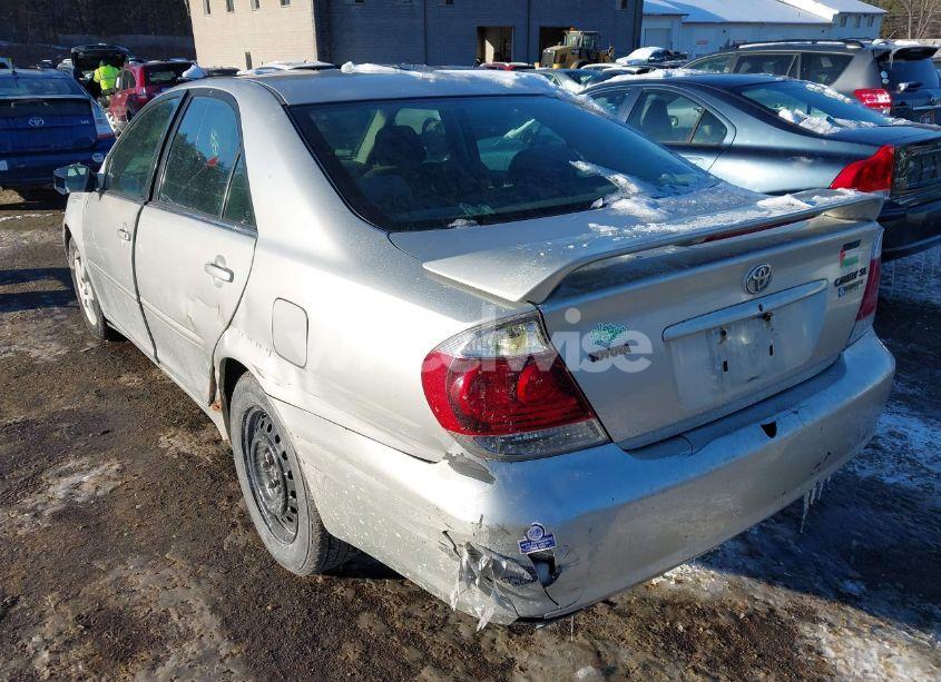 Photo 3 of 2005 Toyota Camry SE (VIN 4T1BE32KX5U566611)