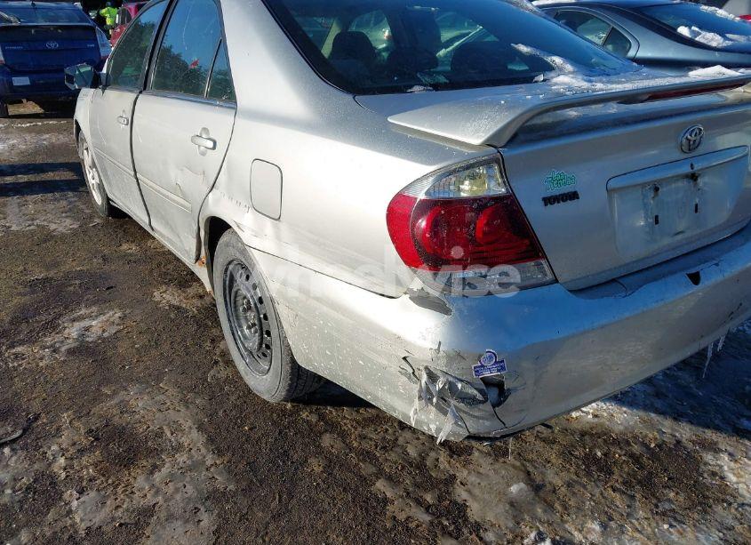 Photo 6 of 2005 Toyota Camry SE (VIN 4T1BE32KX5U566611)