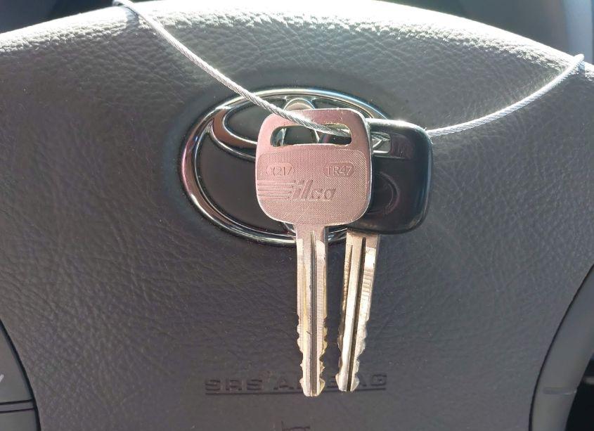 Photo 11 of 2005 Toyota Camry LE (VIN 4T1BE32KX5U570805)