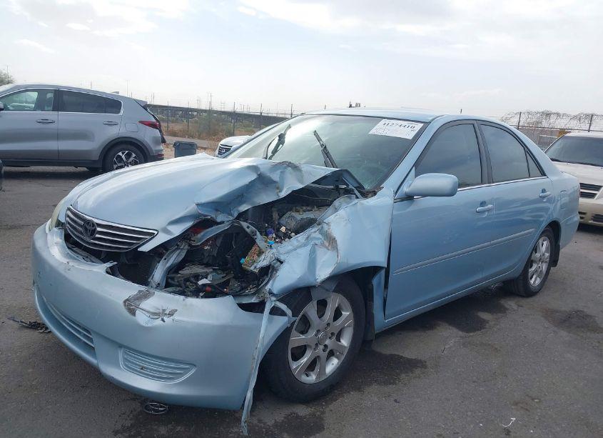 Photo 2 of 2005 Toyota Camry LE (VIN 4T1BE32KX5U570805)