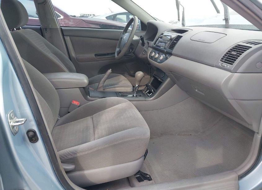 Photo 5 of 2005 Toyota Camry LE (VIN 4T1BE32KX5U570805)