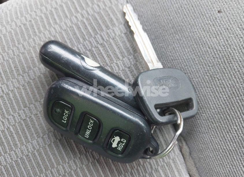 Photo 11 of 2005 Toyota Camry LE (VIN 4T1BE32KX5U591797)