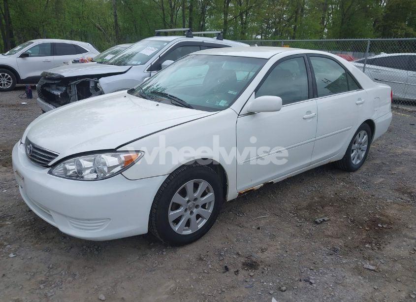Photo 2 of 2005 Toyota Camry LE (VIN 4T1BE32KX5U591797)