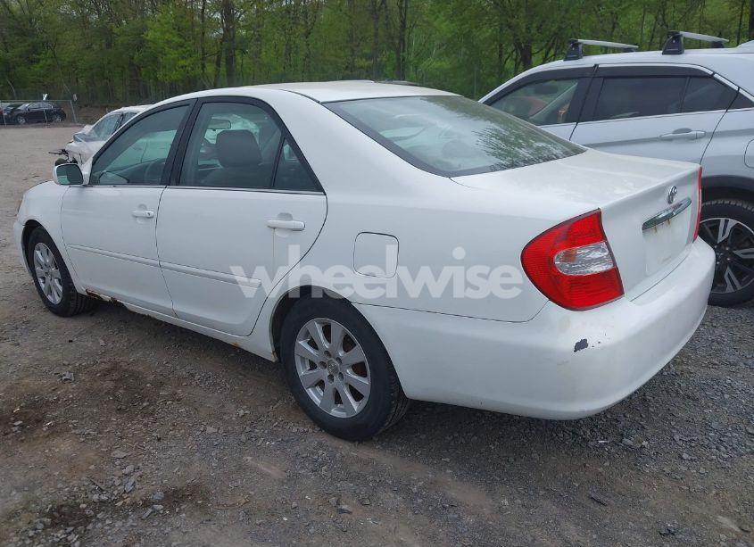 Photo 3 of 2005 Toyota Camry LE (VIN 4T1BE32KX5U591797)