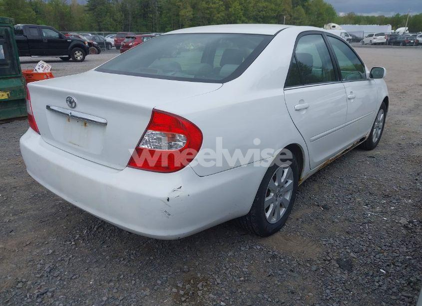 Photo 4 of 2005 Toyota Camry LE (VIN 4T1BE32KX5U591797)