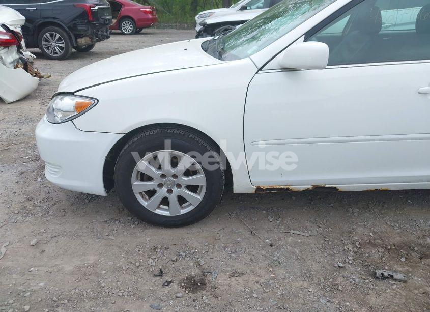 Photo 6 of 2005 Toyota Camry LE (VIN 4T1BE32KX5U591797)