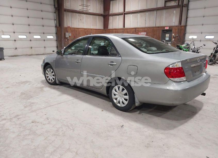 Photo 3 of 2005 Toyota Camry LE (VIN 4T1BE32KX5U603804)