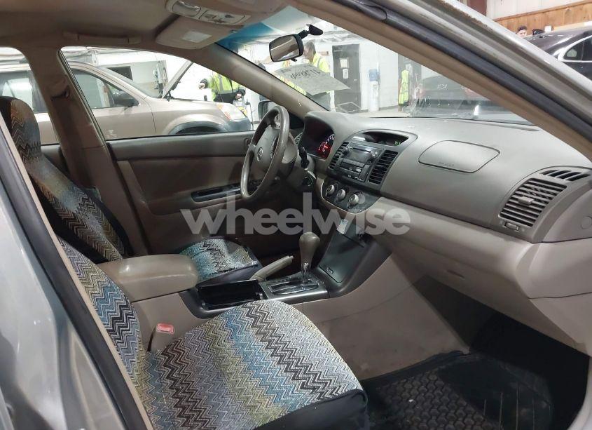 Photo 5 of 2005 Toyota Camry LE (VIN 4T1BE32KX5U603804)