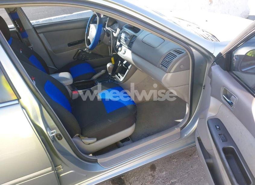 Photo 5 of 2005 Toyota Camry LE (VIN 4T1BE32KX5U613717)