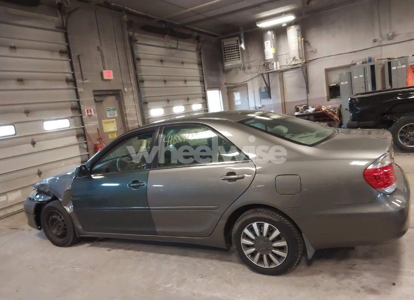 Photo 14 of 2005 Toyota Camry LE/XLE/SE (VIN 4T1BE32KX5U616245)