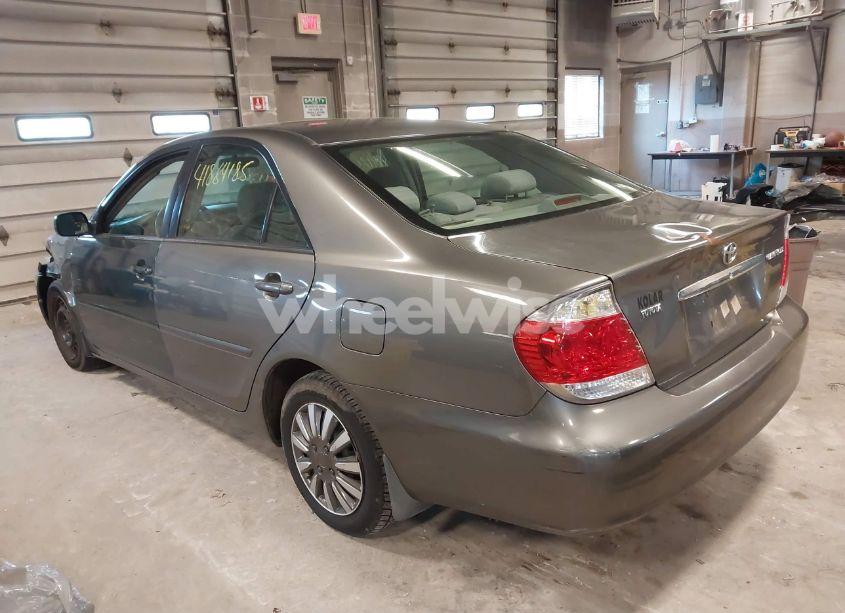 Photo 3 of 2005 Toyota Camry LE/XLE/SE (VIN 4T1BE32KX5U616245)