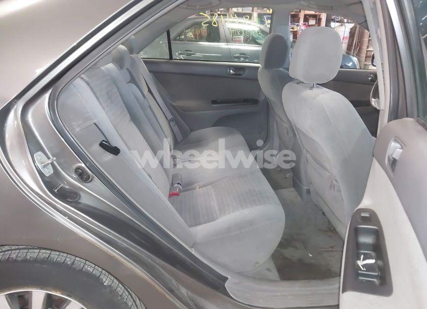 Photo 8 of 2005 Toyota Camry LE/XLE/SE (VIN 4T1BE32KX5U616245)
