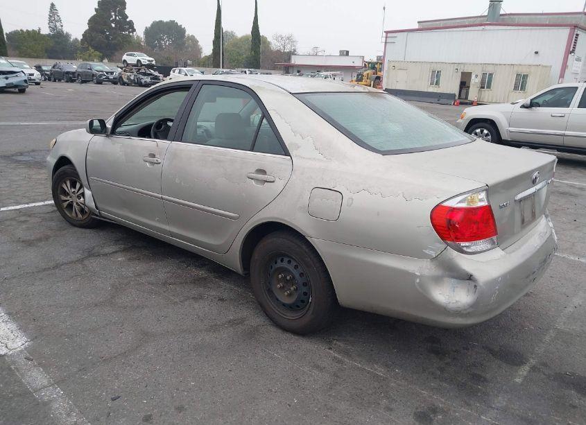 Photo 3 of 2005 Toyota Camry LE (VIN 4T1BE32KX5U953305)