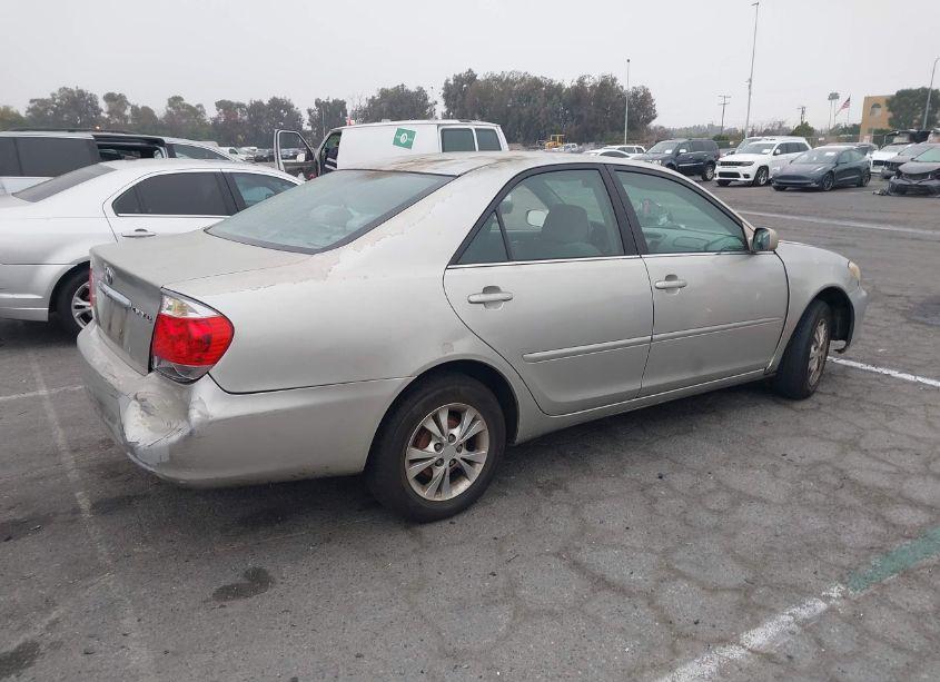 Photo 4 of 2005 Toyota Camry LE (VIN 4T1BE32KX5U953305)