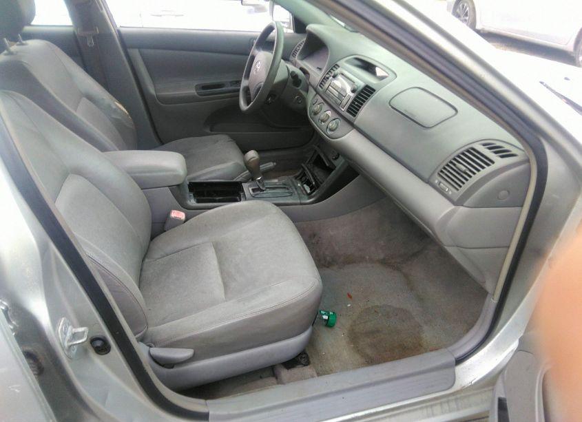 Photo 5 of 2005 Toyota Camry LE (VIN 4T1BE32KX5U972369)