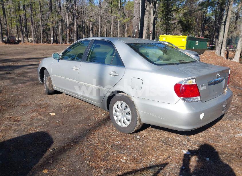 Photo 3 of 2005 Toyota Camry LE (VIN 4T1BE32KX5U981251)