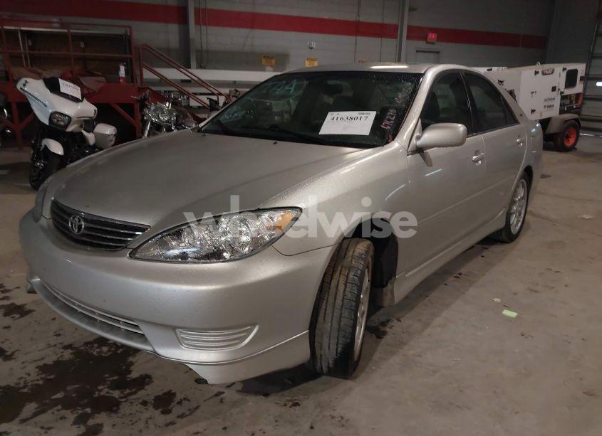 Photo 2 of 2006 Toyota Camry LE (VIN 4T1BE32KX6U676270)