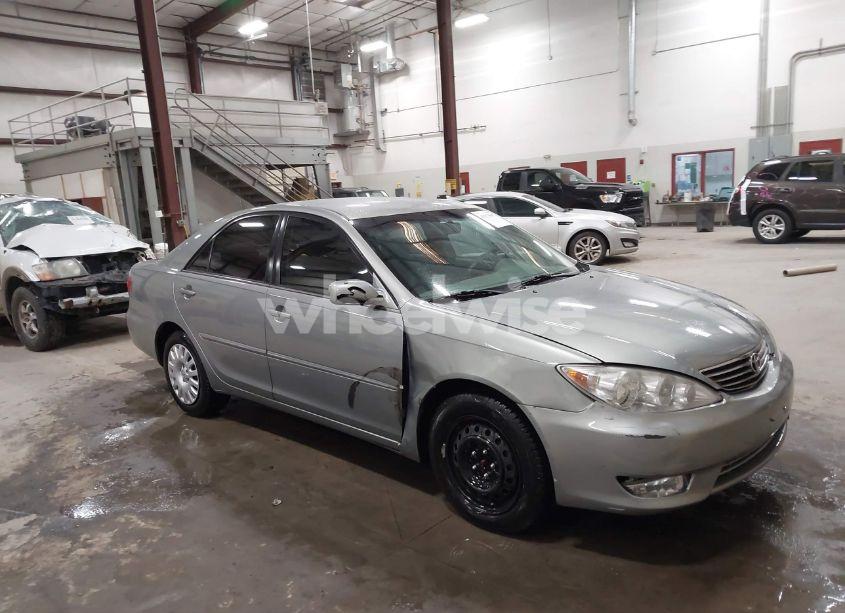 2006 Toyota Camry XLE (VIN 4T1BE32KX6U688435) main photo