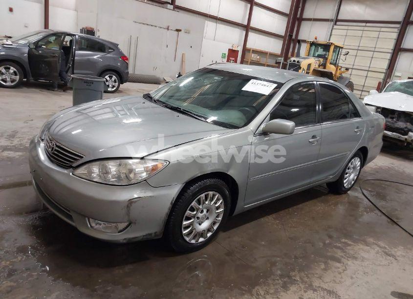 Photo 2 of 2006 Toyota Camry XLE (VIN 4T1BE32KX6U688435)