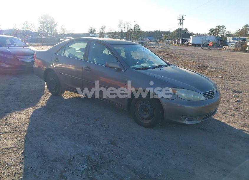 2006 Toyota Camry LE (VIN 4T1BE32KX6U729145) main photo