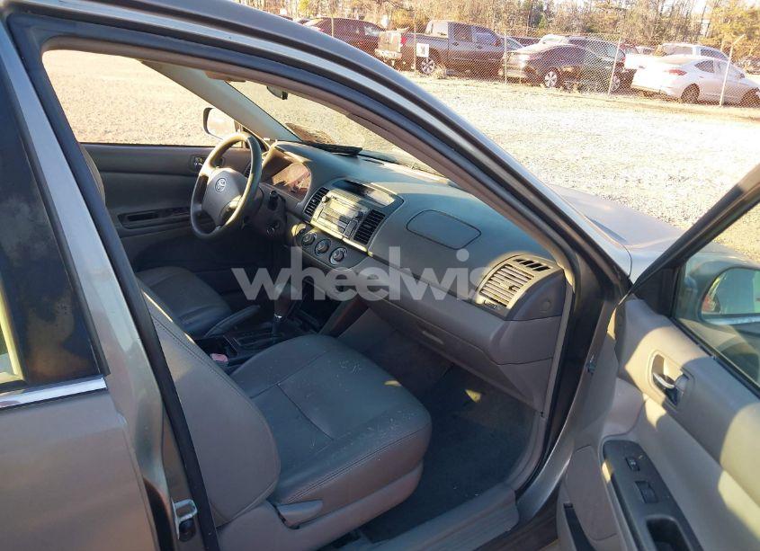 Photo 5 of 2006 Toyota Camry LE (VIN 4T1BE32KX6U729145)