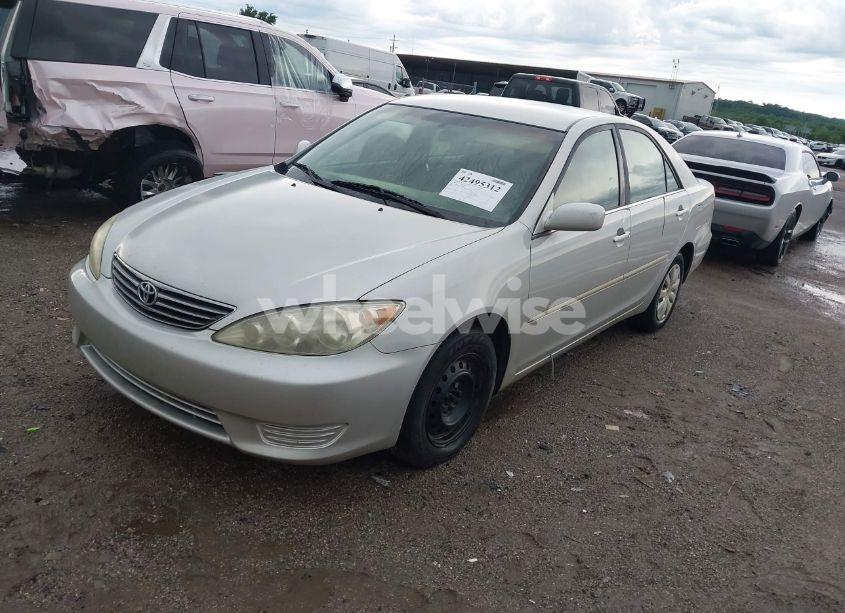 Photo 2 of 2006 Toyota Camry LE (VIN 4T1BE32KX6U736645)