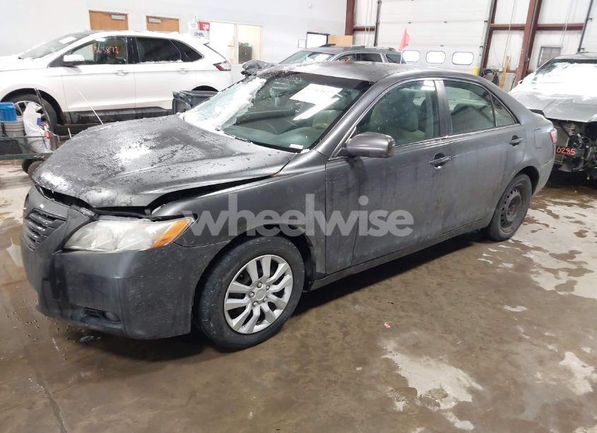 Photo 2 of 2007 Toyota Camry LE (VIN 4T1BE46K07U013565)
