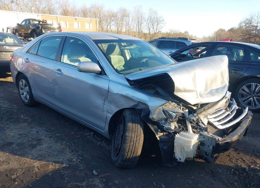 2007 Toyota Camry LE (VIN 4T1BE46K07U051197) main photo