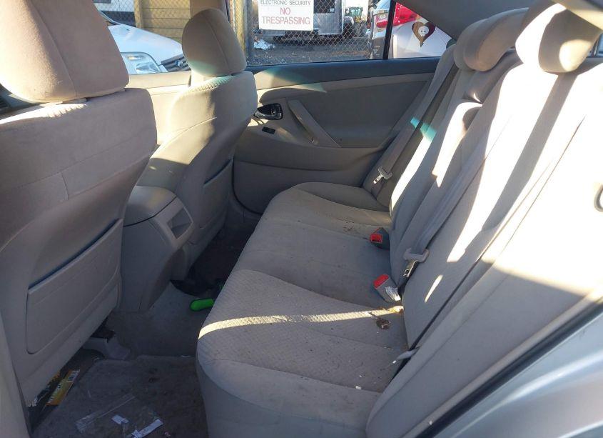 Photo 8 of 2007 Toyota Camry LE (VIN 4T1BE46K07U051197)