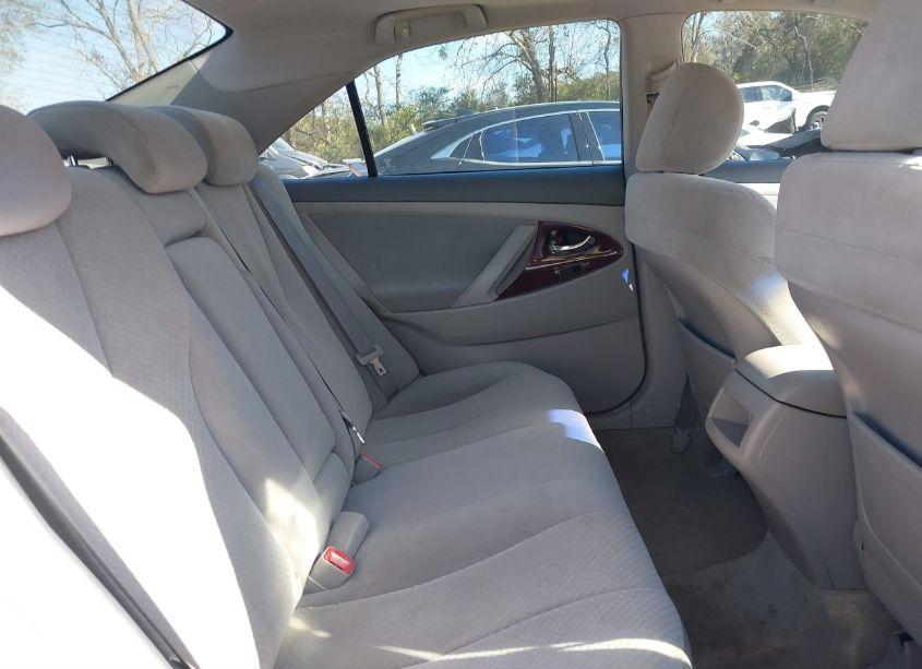 Photo 8 of 2007 Toyota Camry LE (VIN 4T1BE46K07U114363)