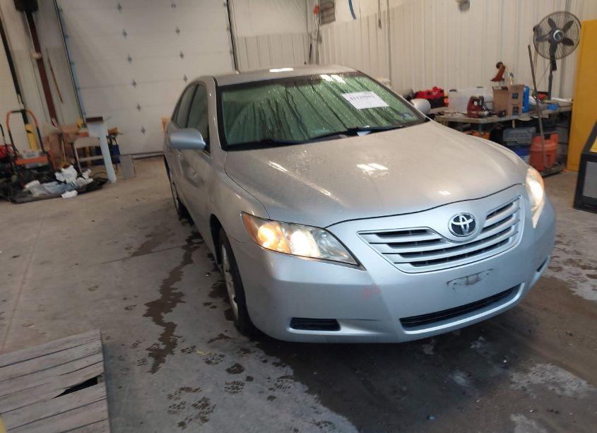 2007 Toyota Camry LE (VIN 4T1BE46K07U187037) main photo