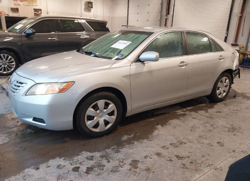 Photo 2 of 2007 Toyota Camry LE (VIN 4T1BE46K07U187037)