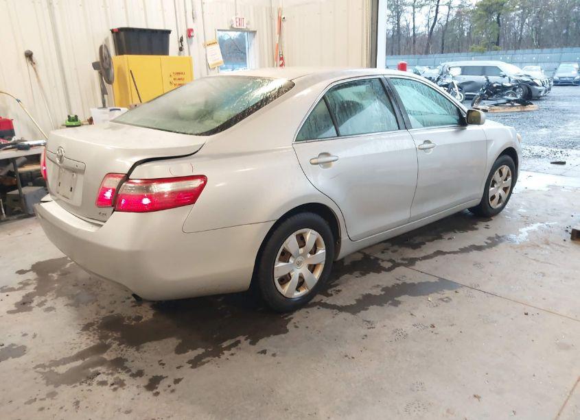 Photo 4 of 2007 Toyota Camry LE (VIN 4T1BE46K07U187037)
