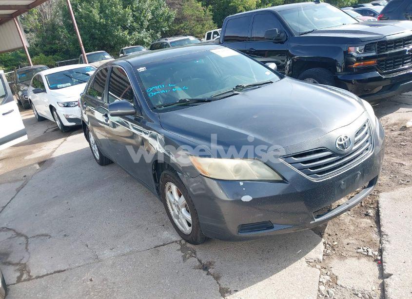 2007 Toyota Camry LE (VIN 4T1BE46K07U577135) main photo