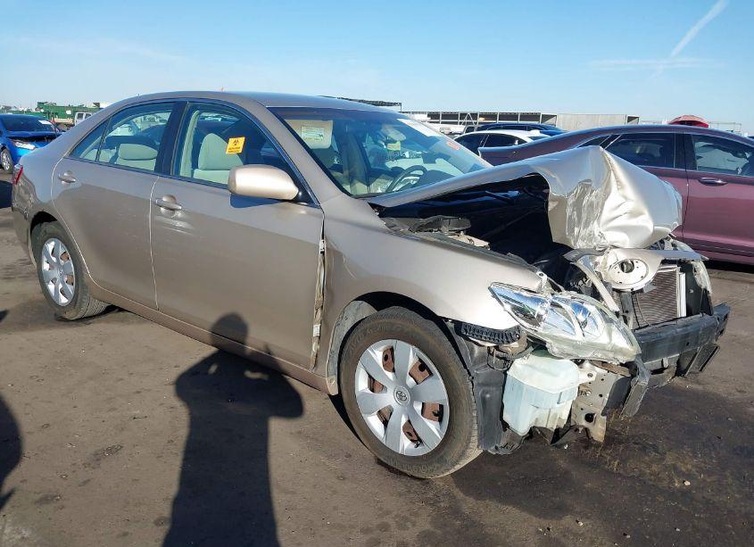 2007 Toyota Camry LE (VIN 4T1BE46K07U615995) main photo