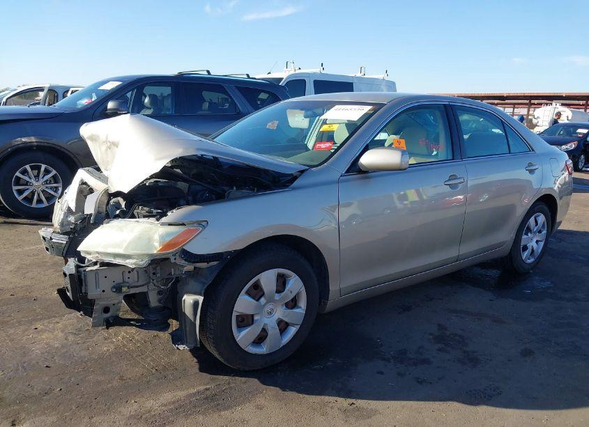 Photo 2 of 2007 Toyota Camry LE (VIN 4T1BE46K07U615995)