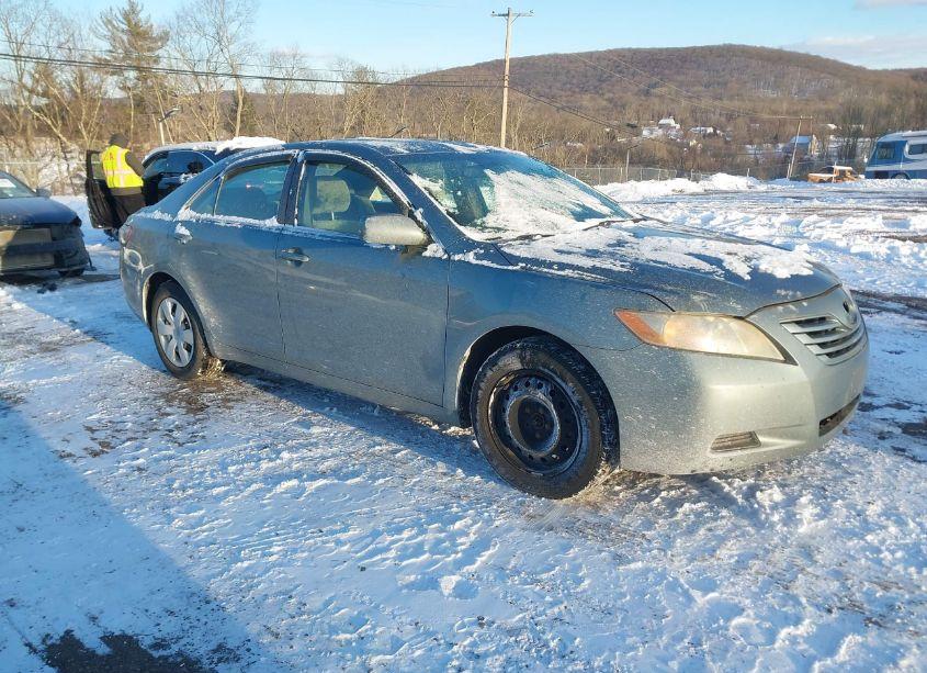 2007 Toyota Camry LE (VIN 4T1BE46K07U695105) main photo