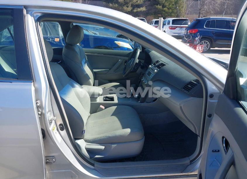 Photo 5 of 2009 Toyota Camry LE (VIN 4T1BE46K09U263889)