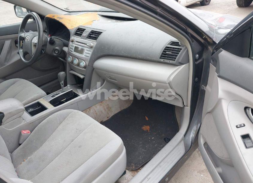 Photo 5 of 2009 Toyota Camry LE (VIN 4T1BE46K09U321810)