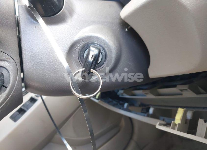 Photo 11 of 2009 Toyota Camry LE (VIN 4T1BE46K09U385524)