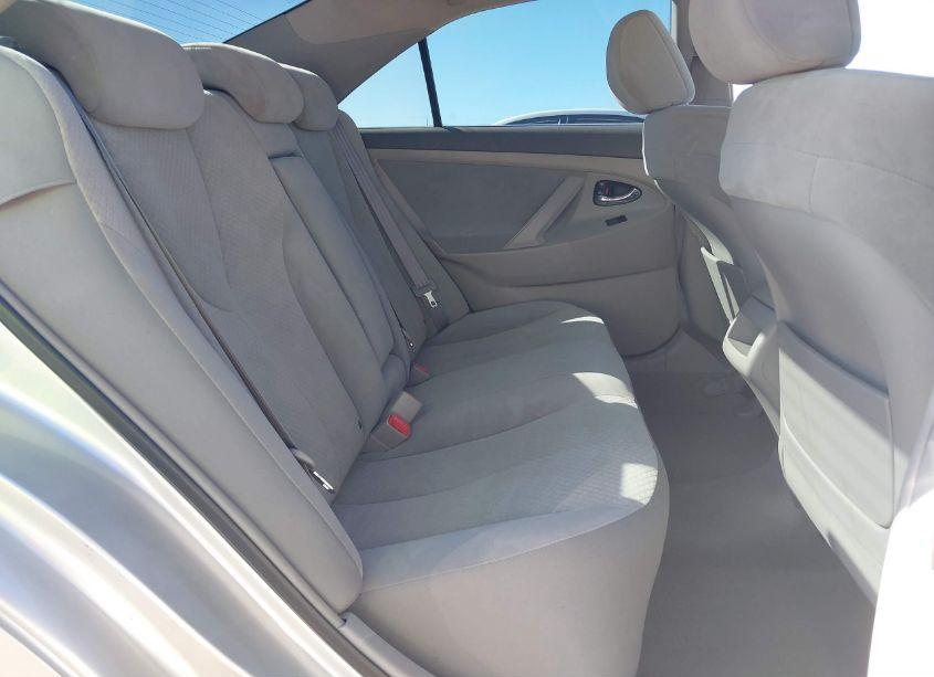 Photo 8 of 2009 Toyota Camry LE (VIN 4T1BE46K09U897543)