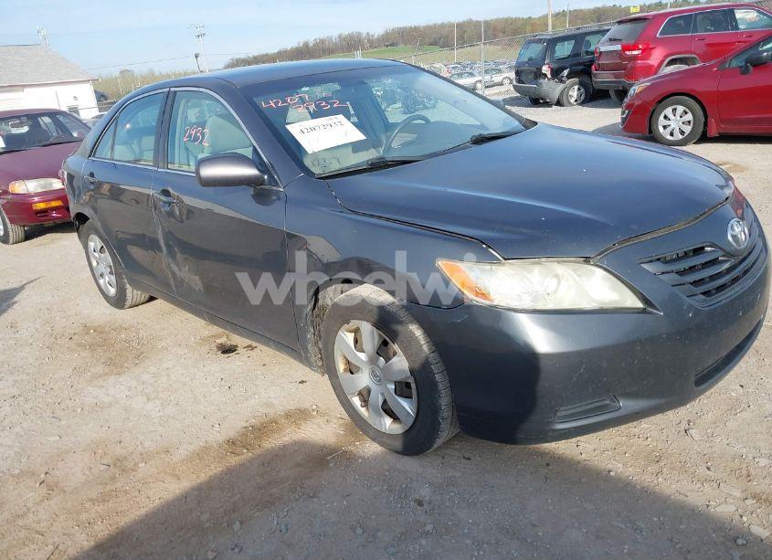 2007 Toyota Camry LE (VIN 4T1BE46K17U001229) main photo
