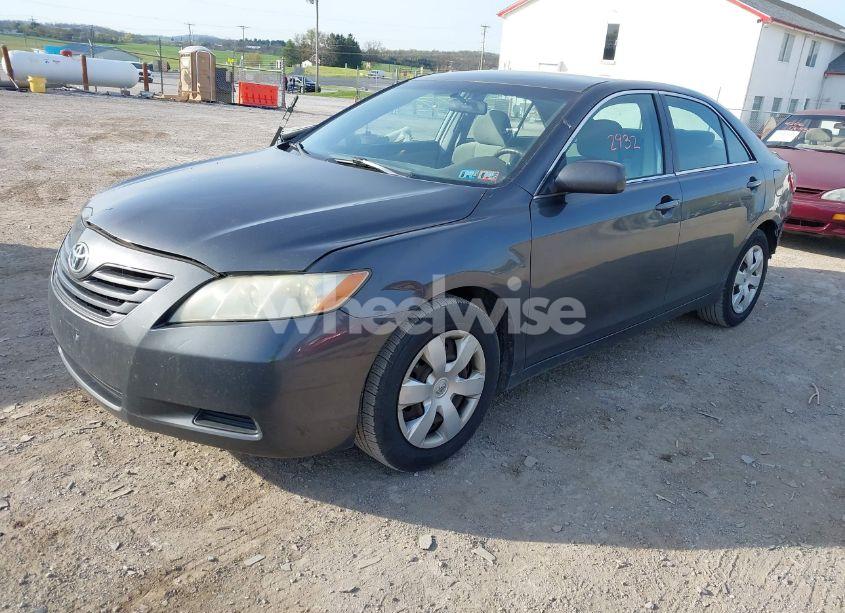Photo 2 of 2007 Toyota Camry LE (VIN 4T1BE46K17U001229)