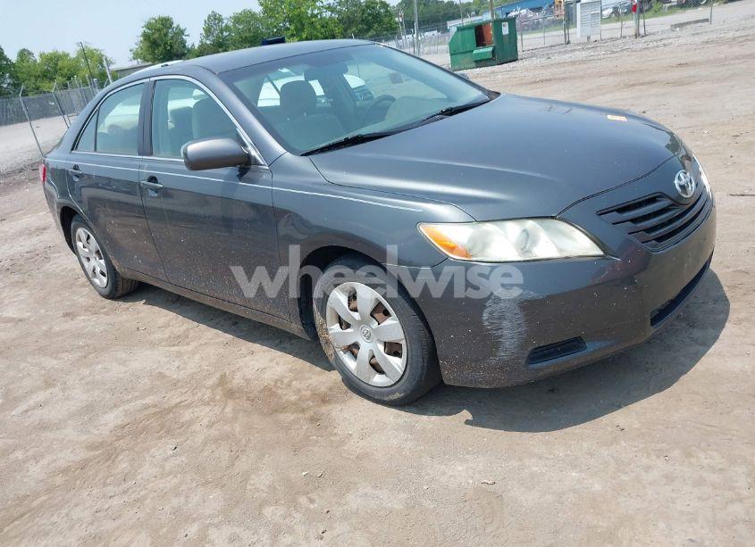 2007 Toyota Camry LE (VIN 4T1BE46K17U186575) main photo